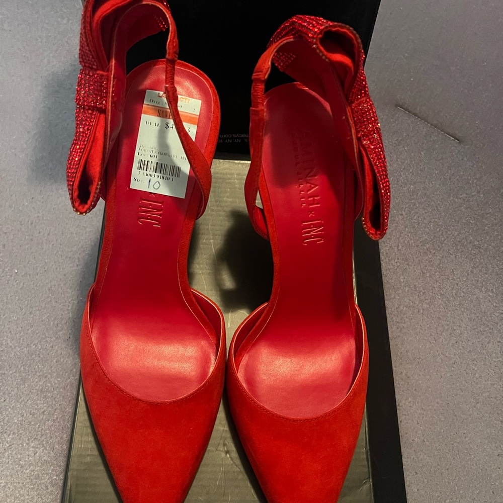 INC International Concepts
ForeverYour Girl Pumps/Red                 Size: 10